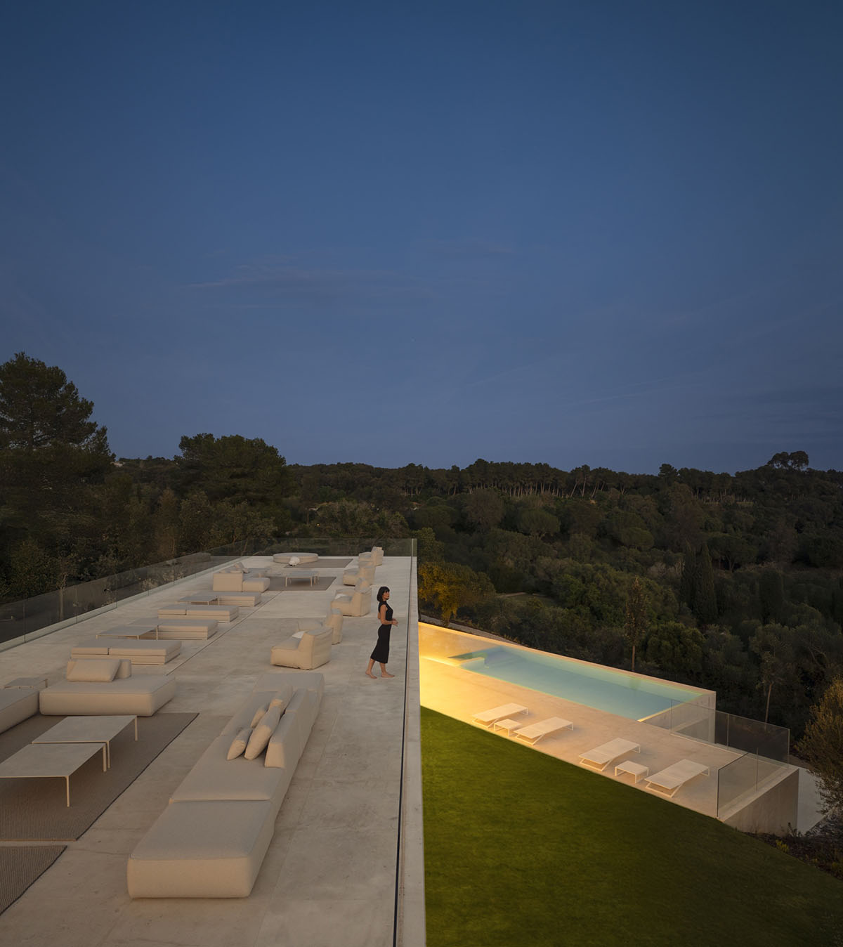 Villa 95 by Fran Silvestre Arquitectos expands views with irregularly shifted volumes in Sotogrande