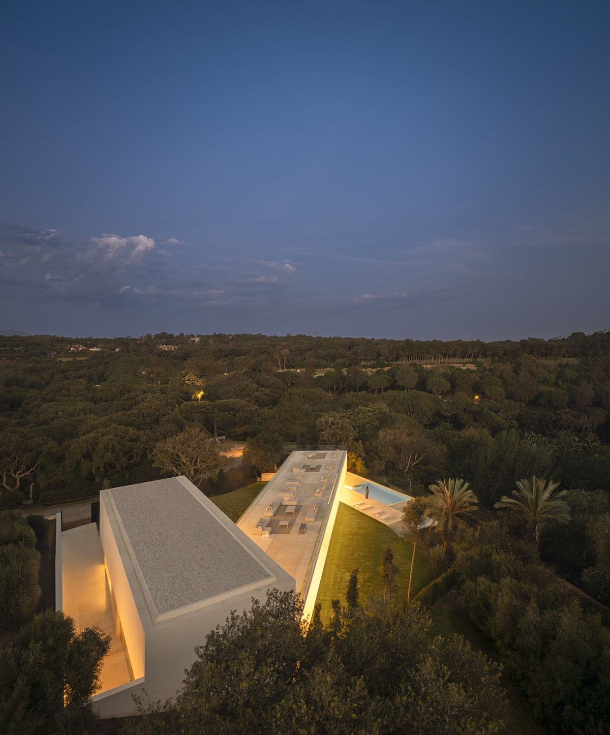 Villa 95 by Fran Silvestre Arquitectos expands views with irregularly shifted volumes in Sotogrande