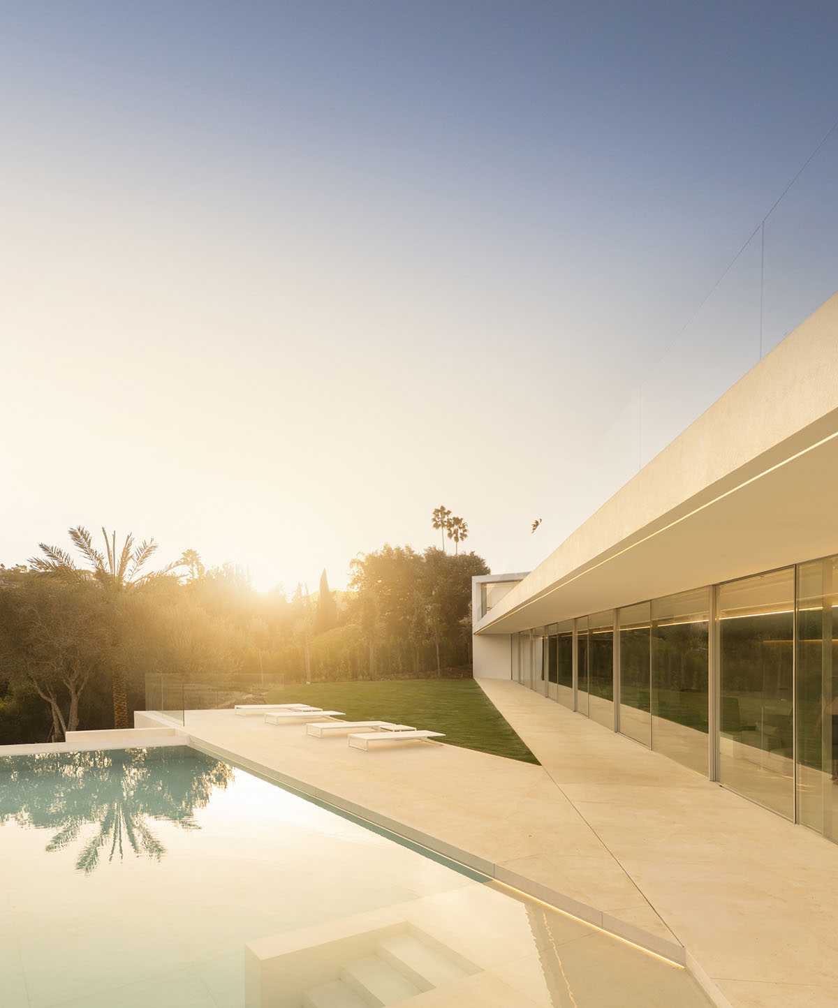 Villa 95 by Fran Silvestre Arquitectos expands views with irregularly shifted volumes in Sotogrande