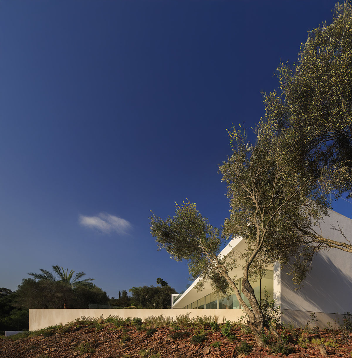 Villa 95 by Fran Silvestre Arquitectos expands views with irregularly shifted volumes in Sotogrande