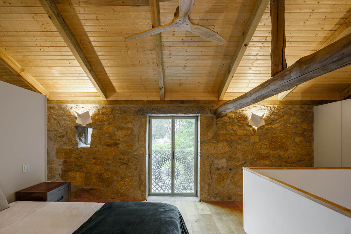 Ren Ito Architects' Casa Calçada: Subtle Restoration Blends History with Modern Comfort