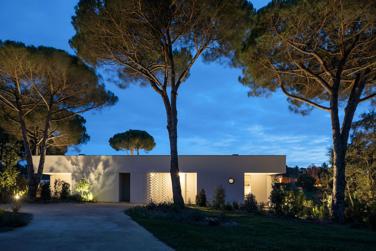 Casa Meco: Concrete Geometry in a Holiday Home