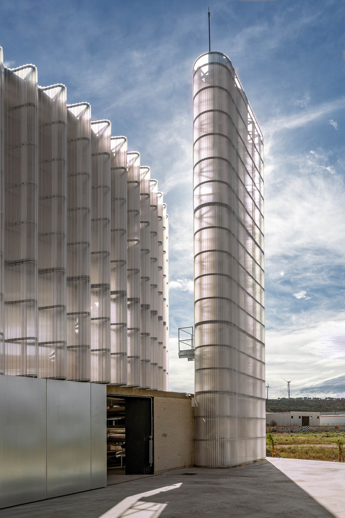 FRPO Rodríguez & Oriol built thermal power plant with steel base and translucent lantern in Spain 