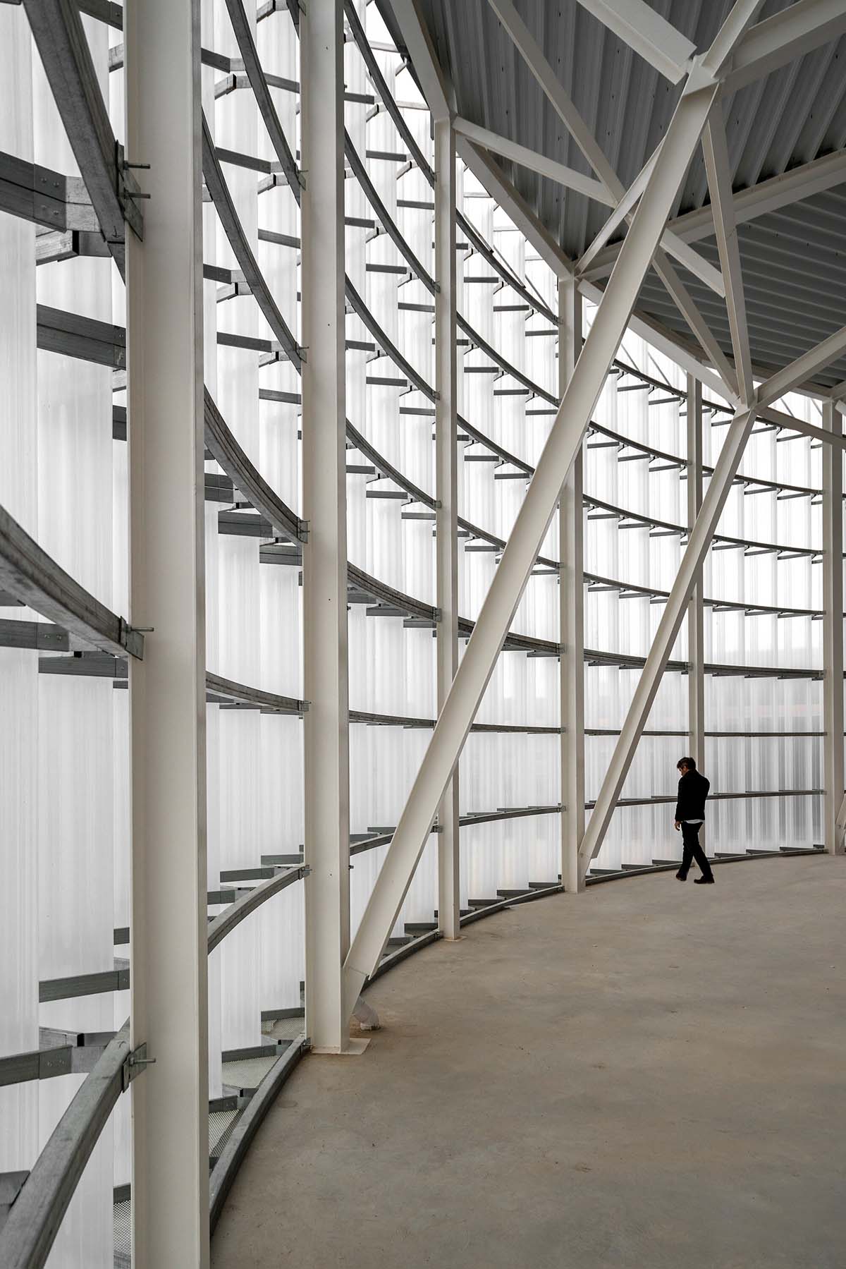 FRPO Rodríguez & Oriol built thermal power plant with steel base and translucent lantern in Spain 