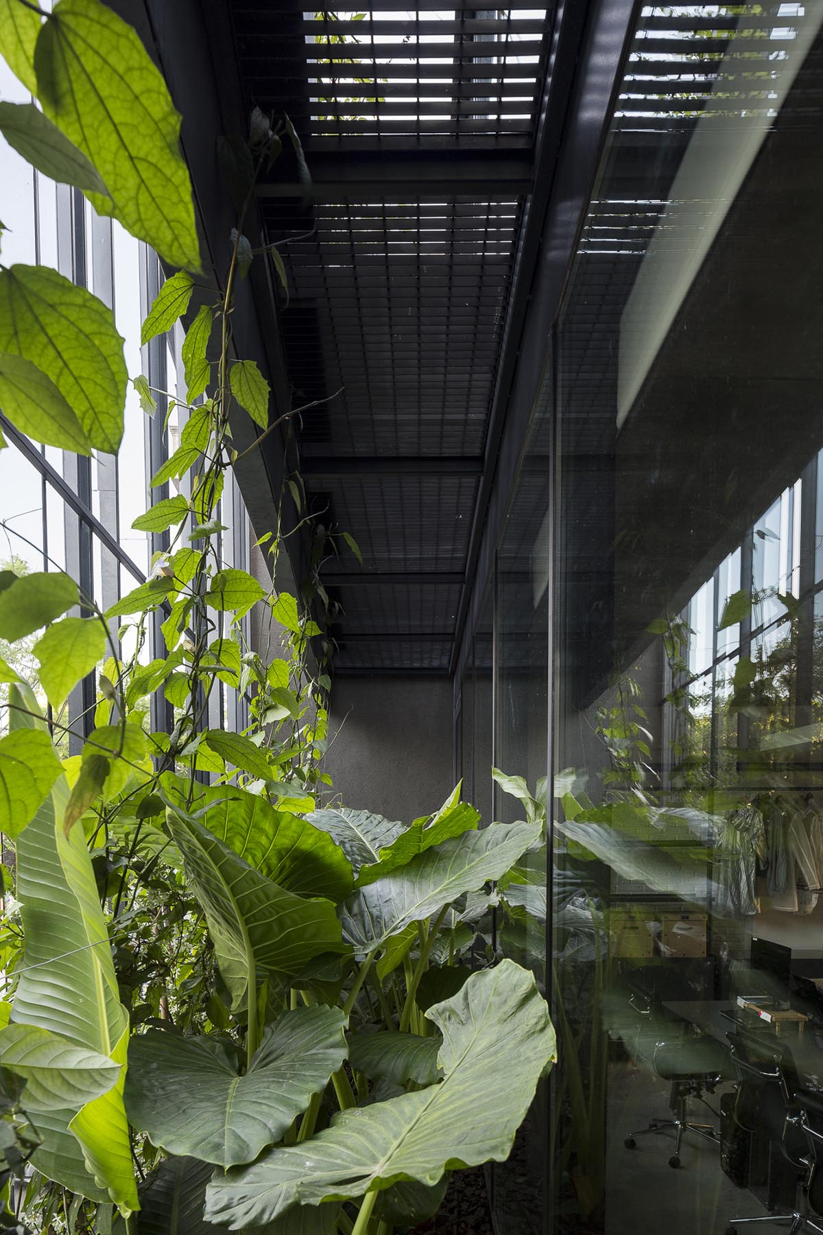 Ana Smud Studio transforms old warehouse into office and exhibition space in Buenos Aires city