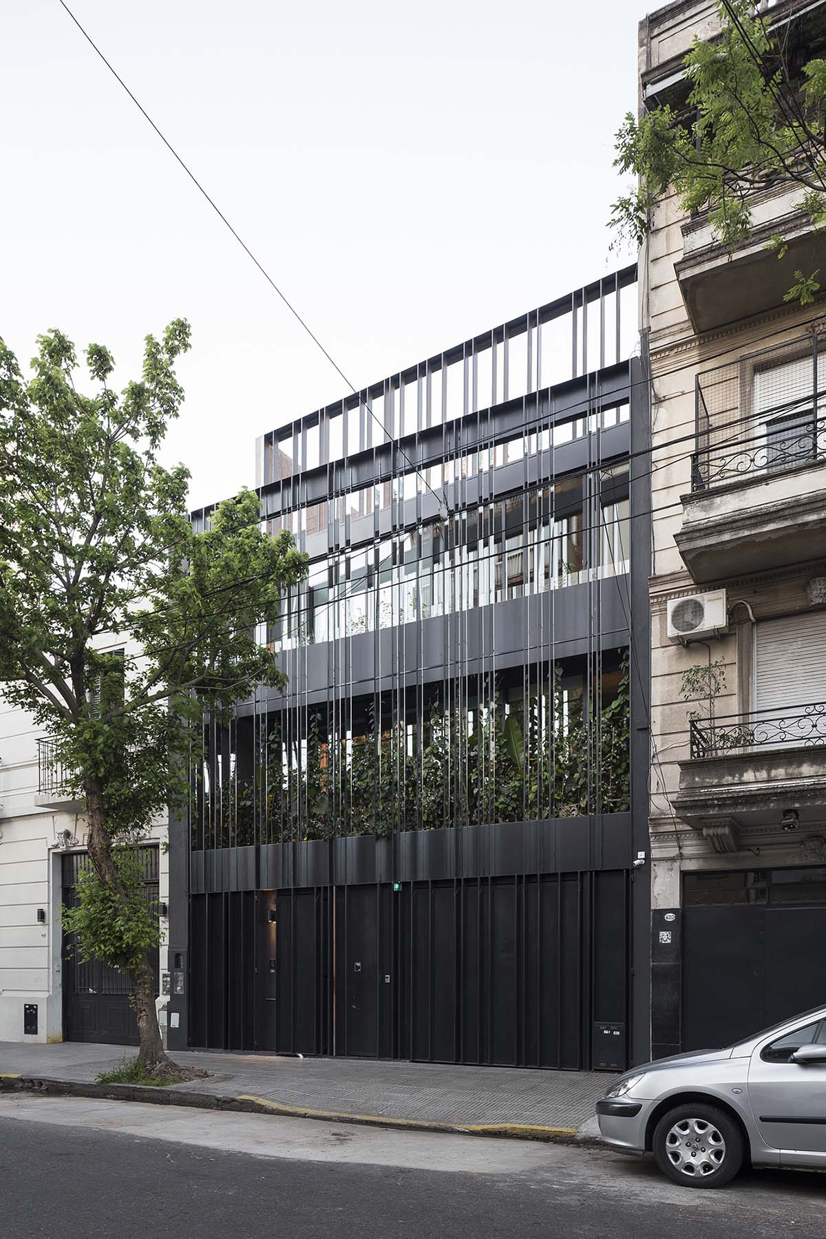 Ana Smud Studio transforms old warehouse into office and exhibition space in Buenos Aires city