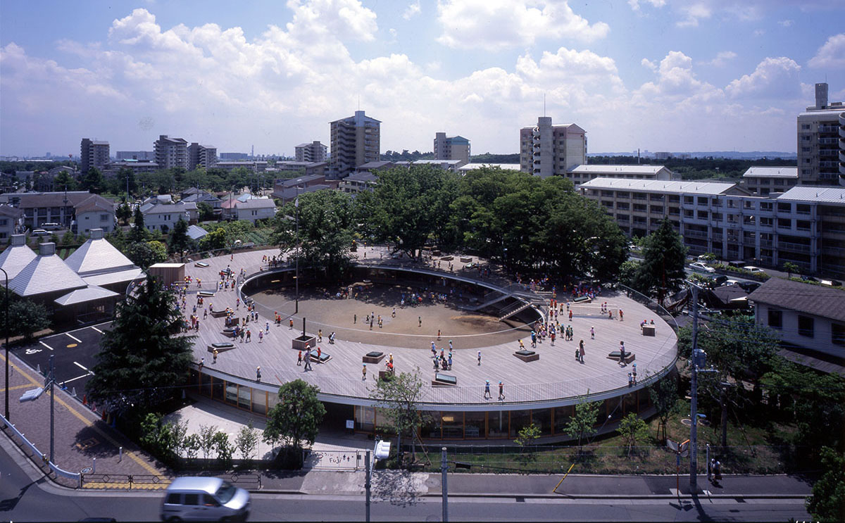 Takaharu Tezuka’s Fuji Kindergarten forms continuous space for children without extra equipment