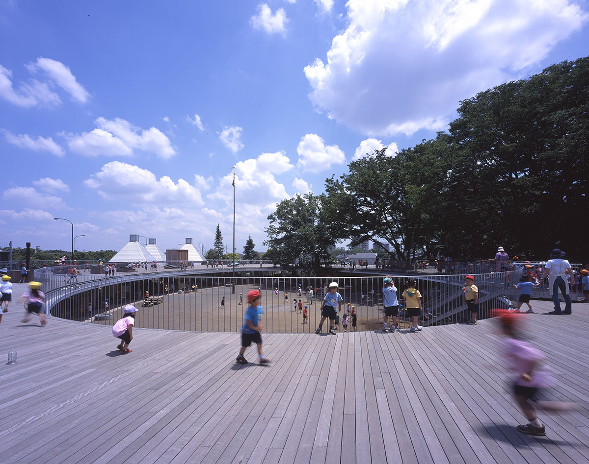 Takaharu Tezuka’s Fuji Kindergarten forms continuous space for children without extra equipment