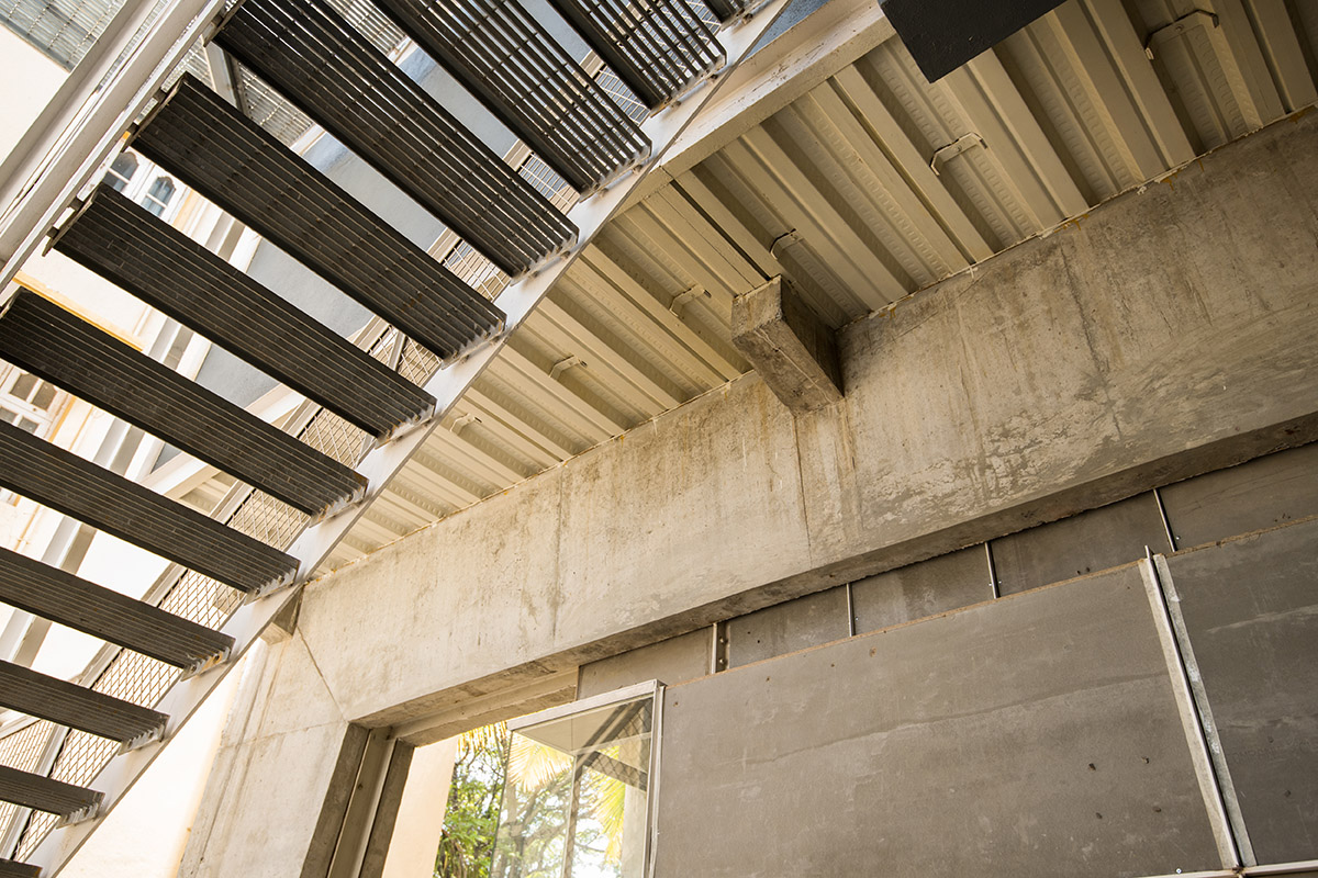 Funktion Design Studio’s Concrete Portals Carry and Suspend Office Spaces