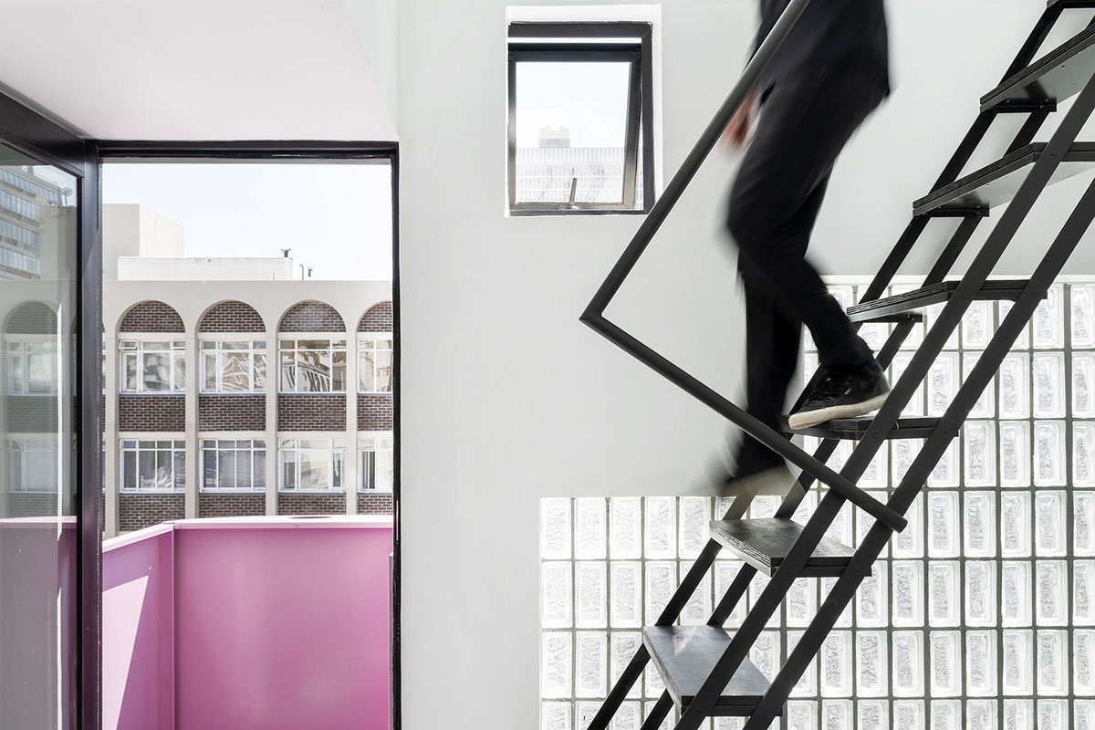 Two Five Five Architects adds protruding bright pink marshmallow balconies to apartment in Cape Town
