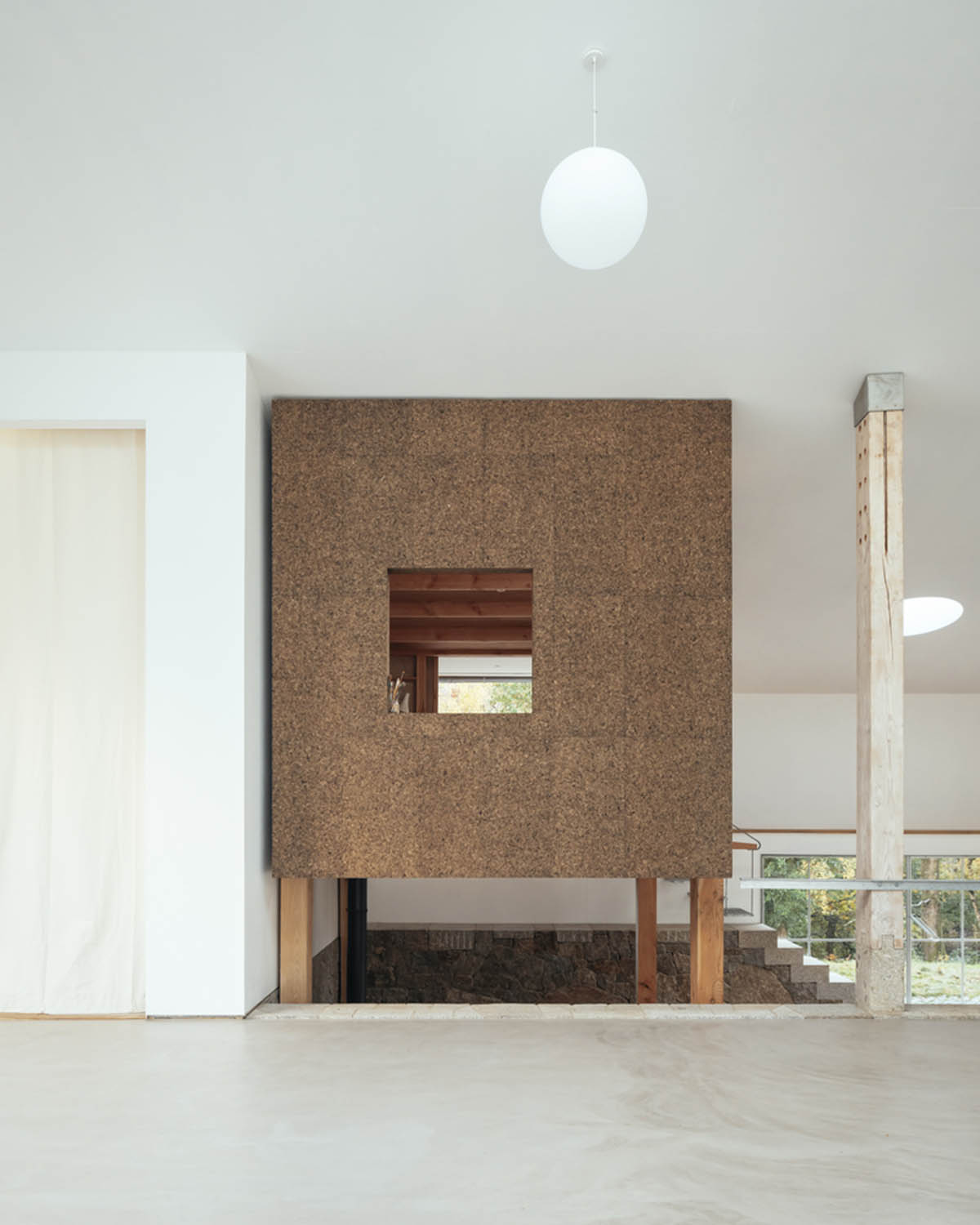 Thomas Randall-Page converts agricultural barn into an art studio in rural Devon