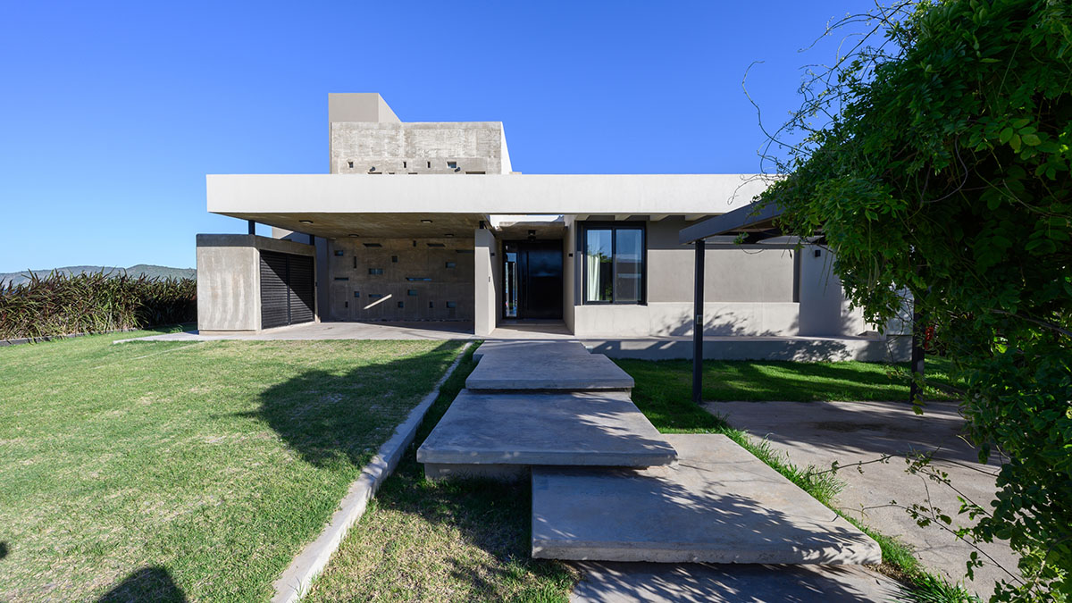 Development Architectural Group completes SC House in Córdoba