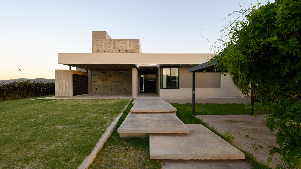 Development Architectural Group completes SC House in Córdoba