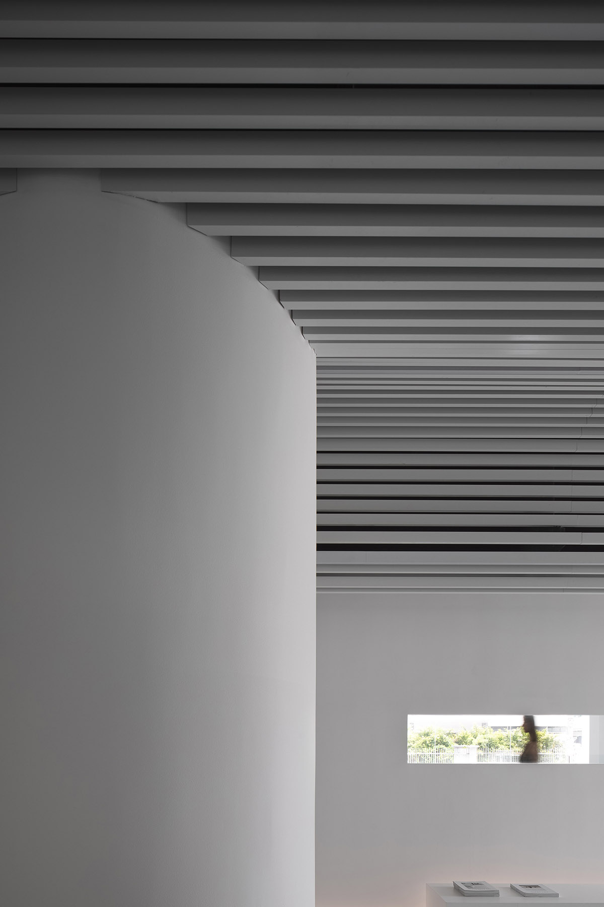 Runxuan Textile Office features white-toned interiors reinterpreted from production process of cloth