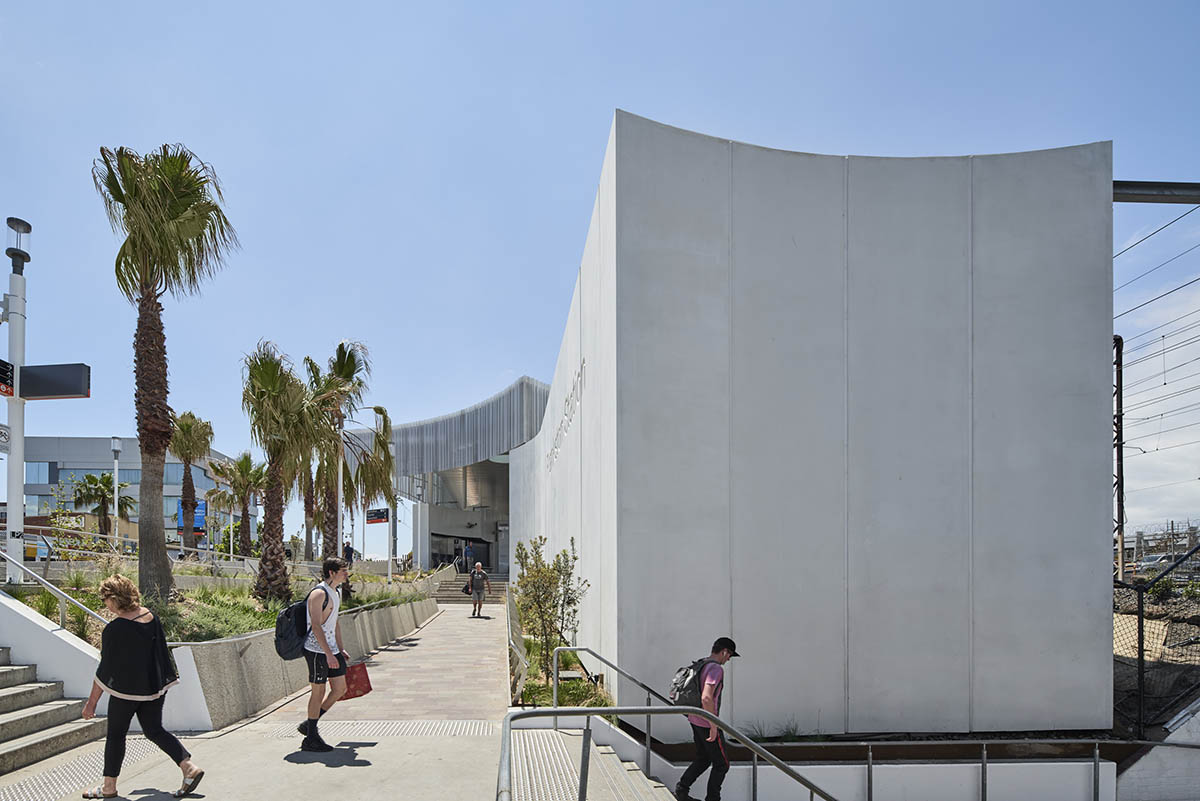 Genton completes Frankston Station with curvaceous canopy in Australia