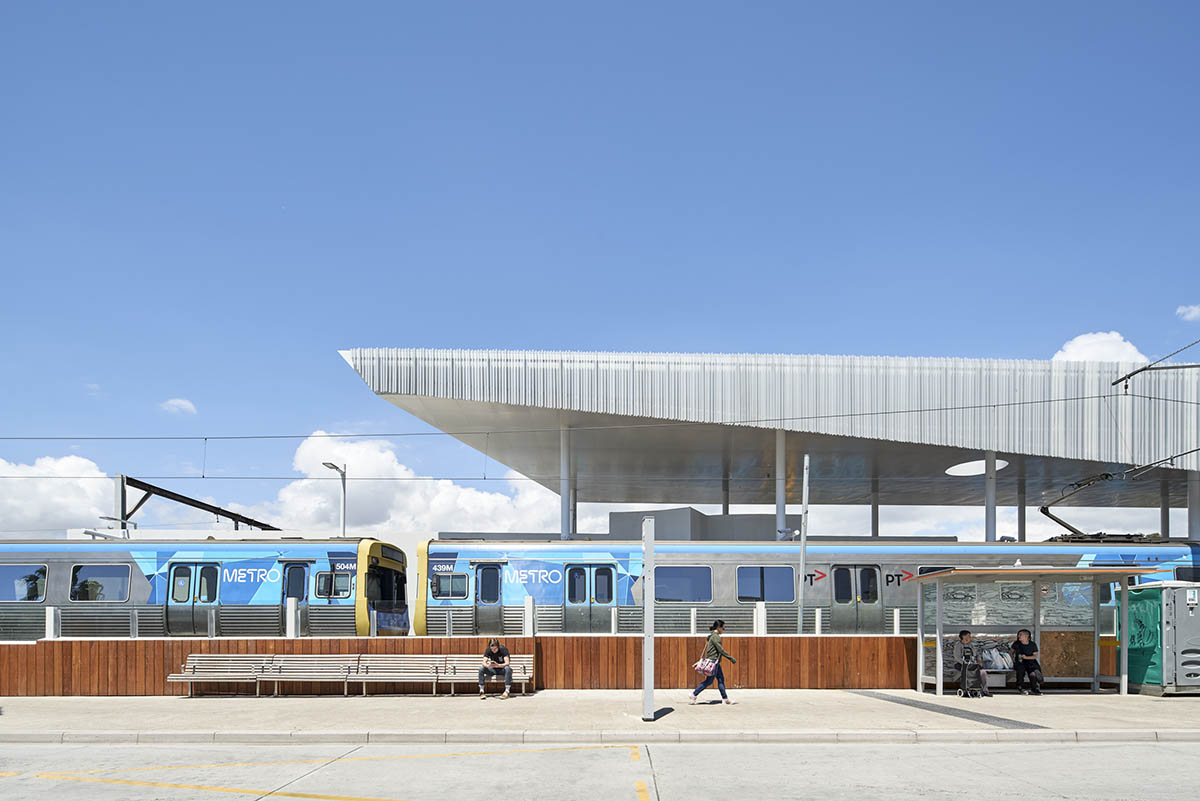 Genton completes Frankston Station with curvaceous canopy in Australia