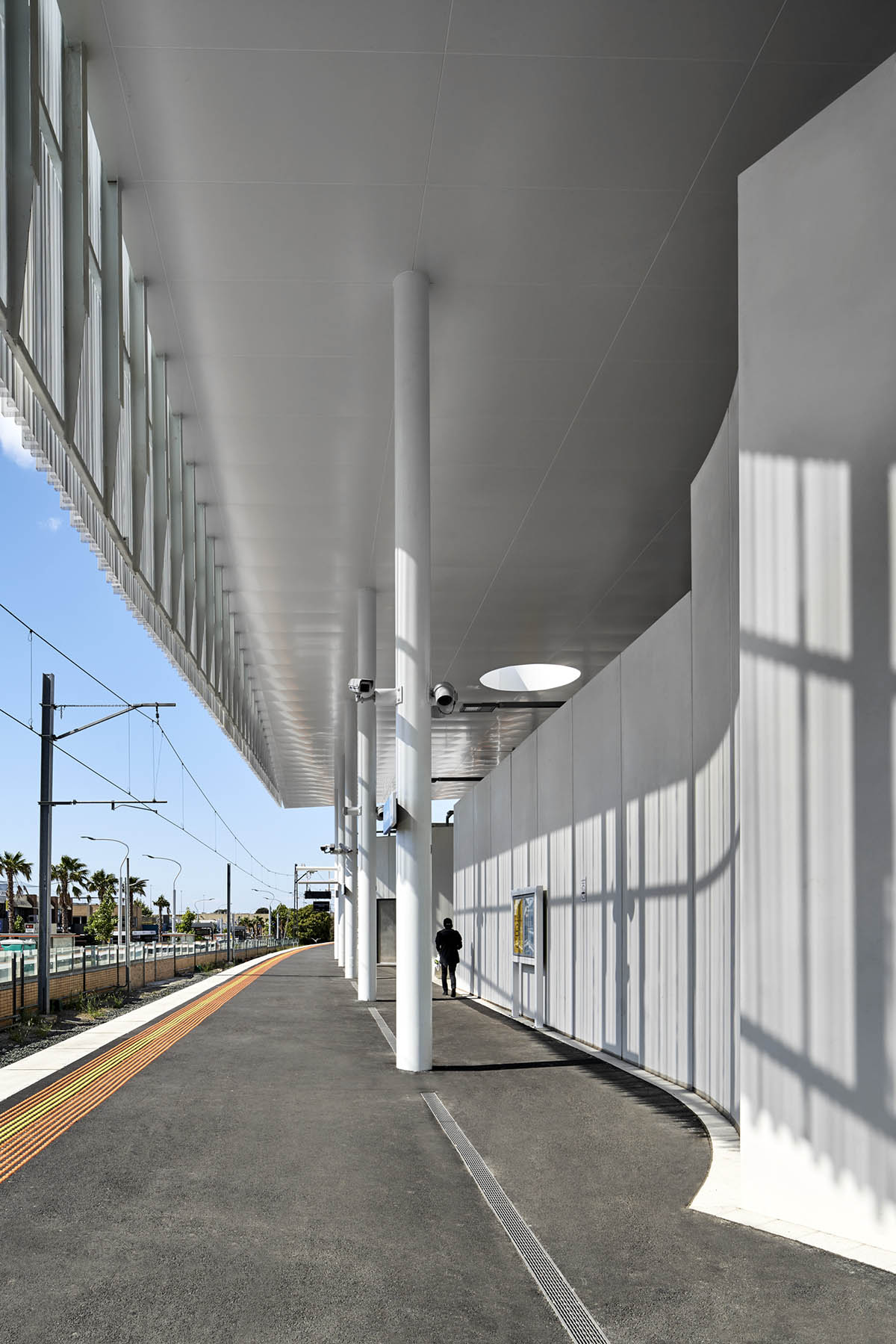Genton completes Frankston Station with curvaceous canopy in Australia