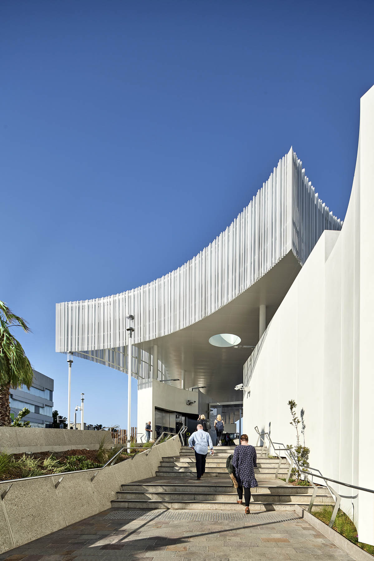 Genton completes Frankston Station with curvaceous canopy in Australia