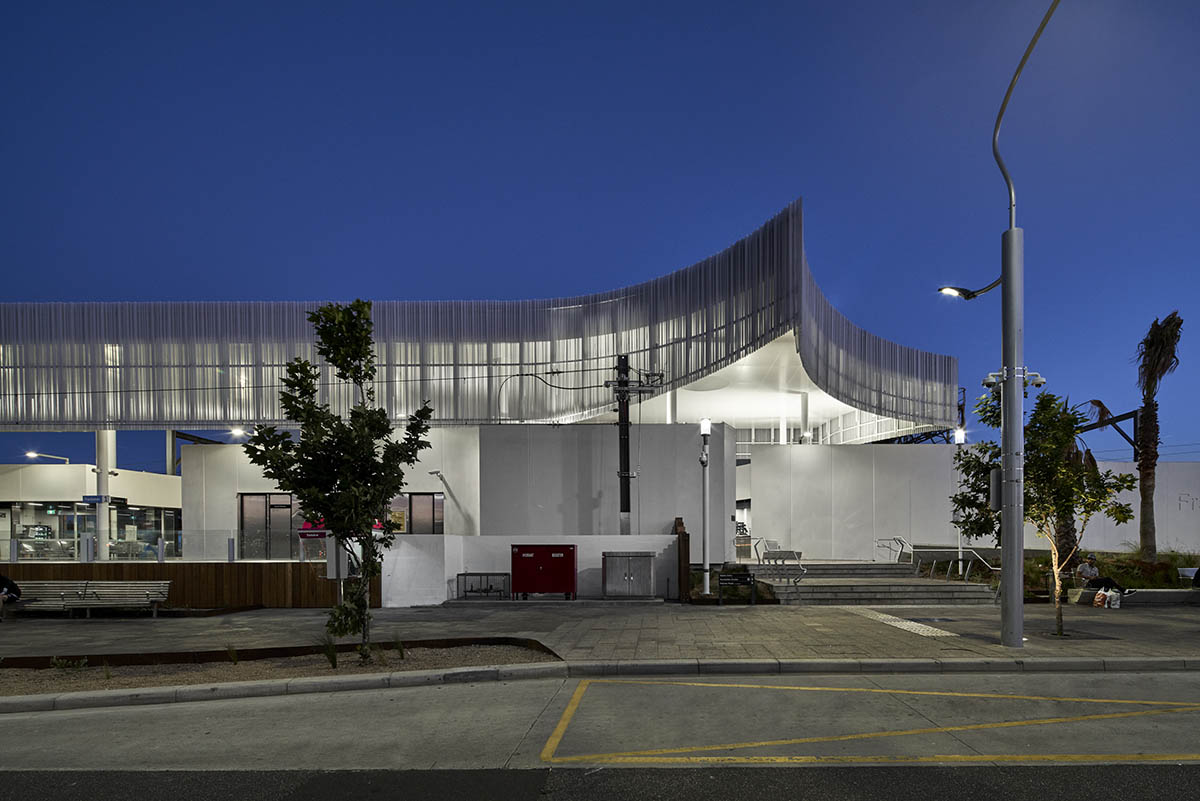 Genton completes Frankston Station with curvaceous canopy in Australia