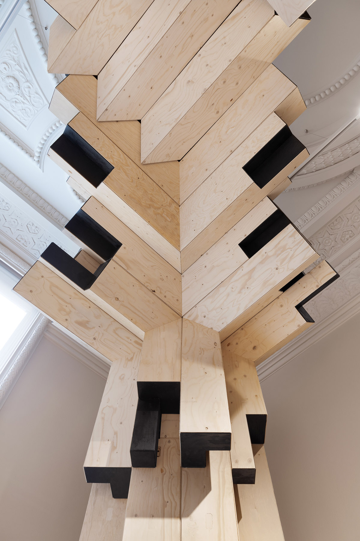 Gilles Retsin combines timber construction with Augmented Reality and Automation at the RA