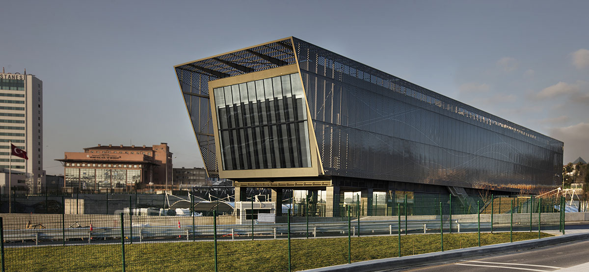 GMW MIMARLIK designed an elongated massive box for Eurasia Tunnel Operation and Maintenance Building