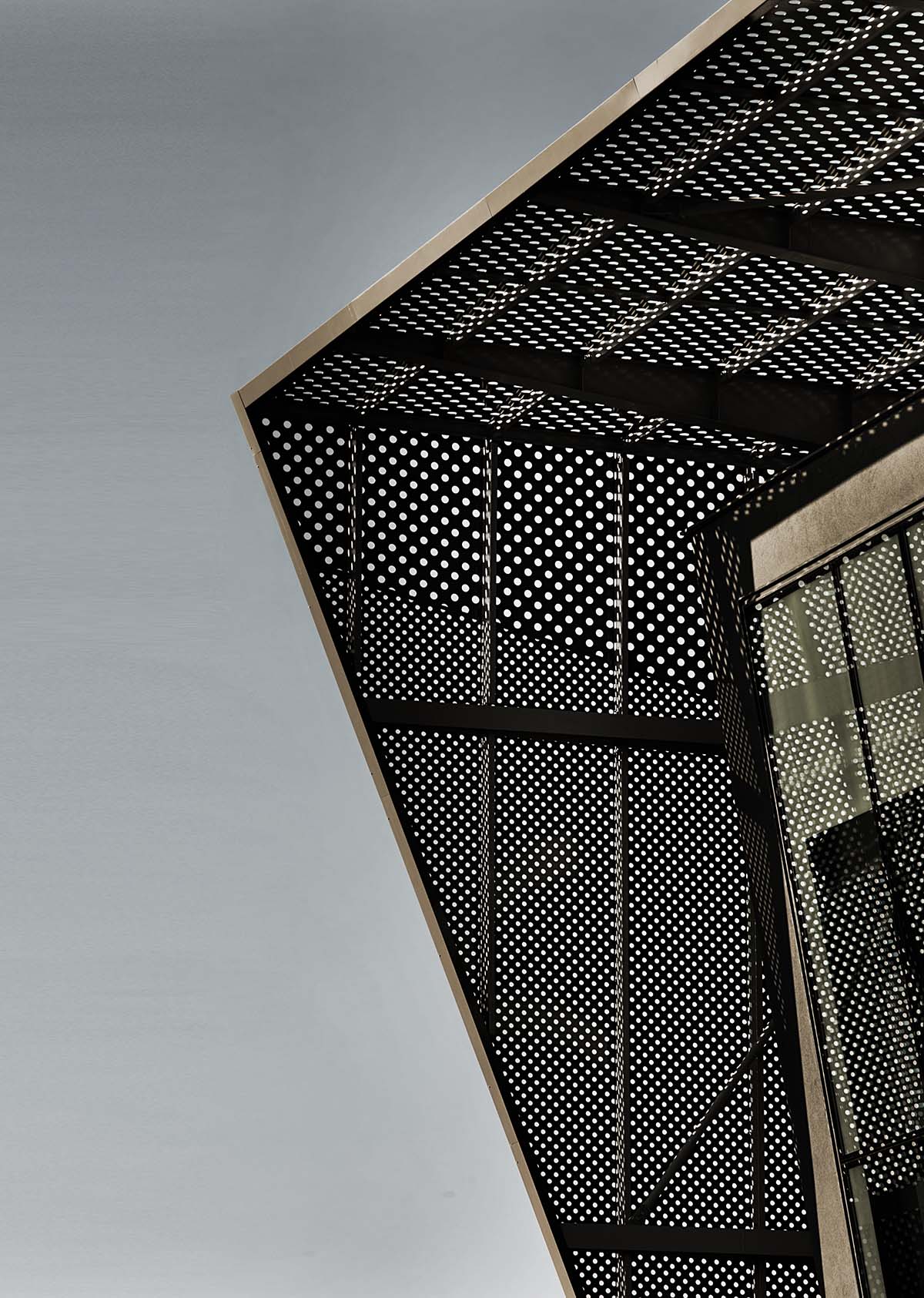 GMW MIMARLIK designed an elongated massive box for Eurasia Tunnel Operation and Maintenance Building