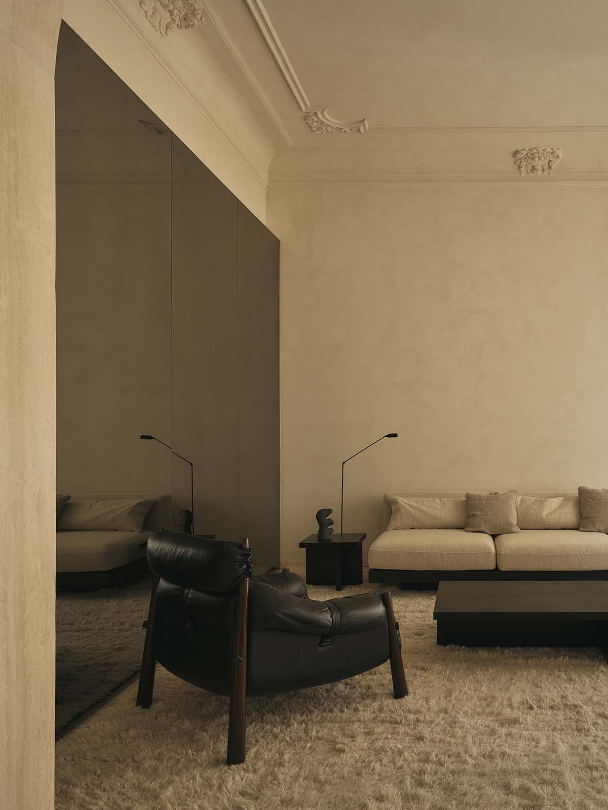 Balzar Architects complete interiors for GE Apartment with a wabi-sabi aesthetic in Valencia