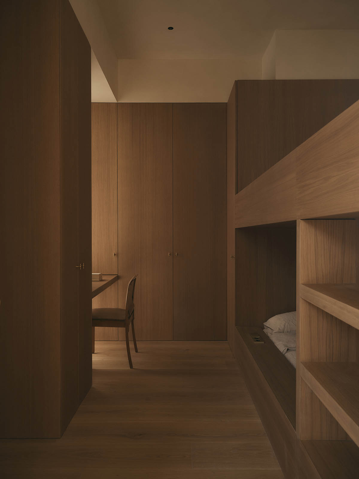 Balzar Architects complete interiors for GE Apartment with a wabi-sabi aesthetic in Valencia