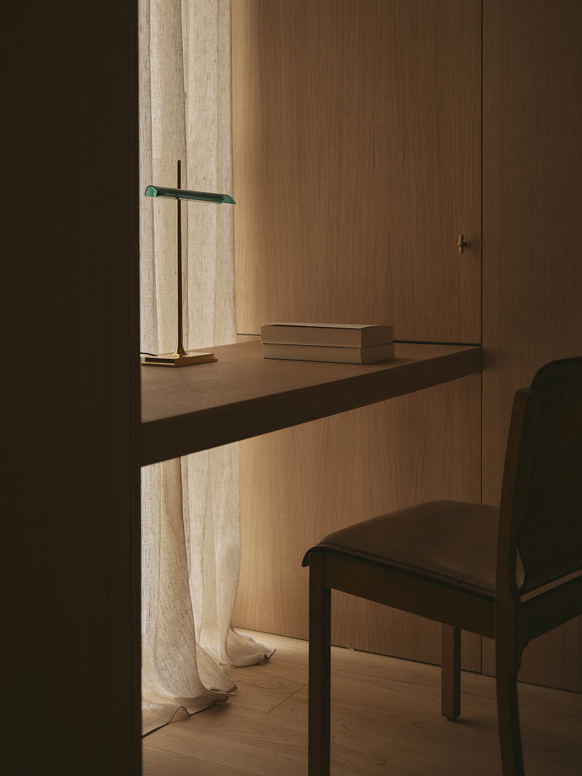 Balzar Architects complete interiors for GE Apartment with a wabi-sabi aesthetic in Valencia