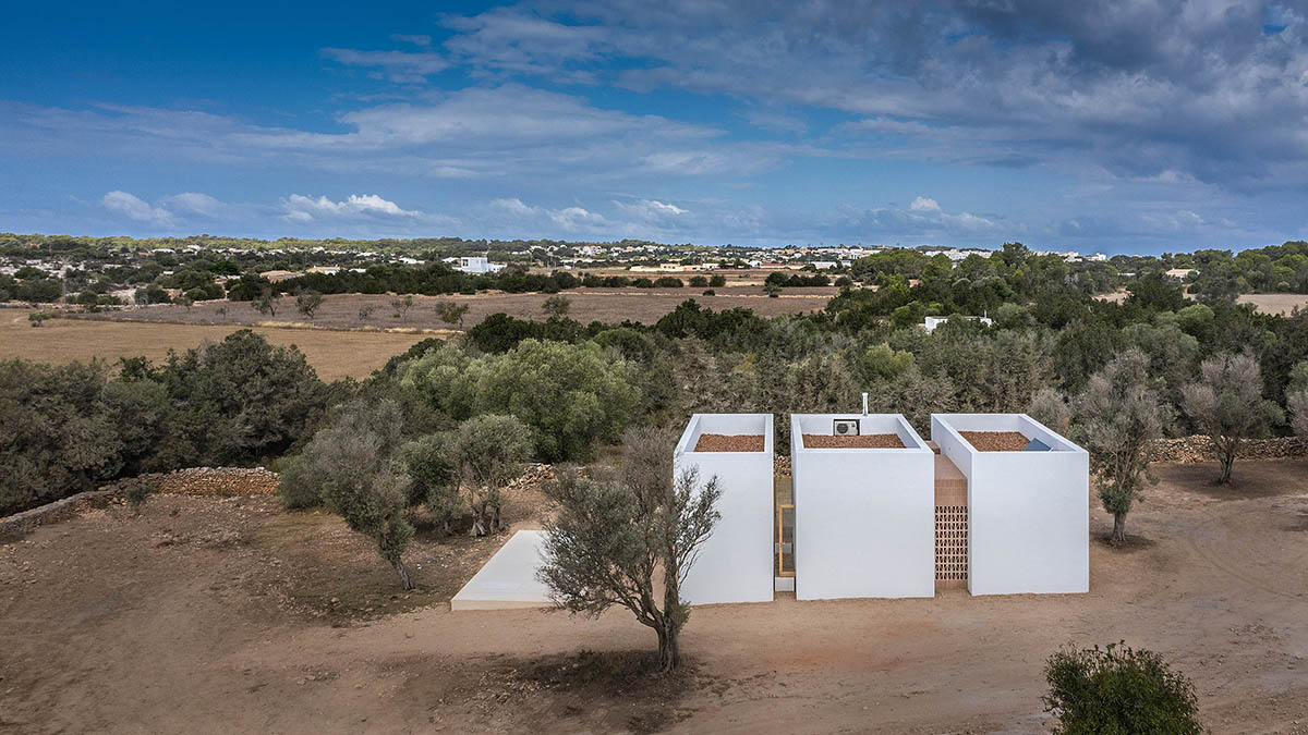 Marià Castelló Architecture designs residence with fragmented volumes on Formentera island