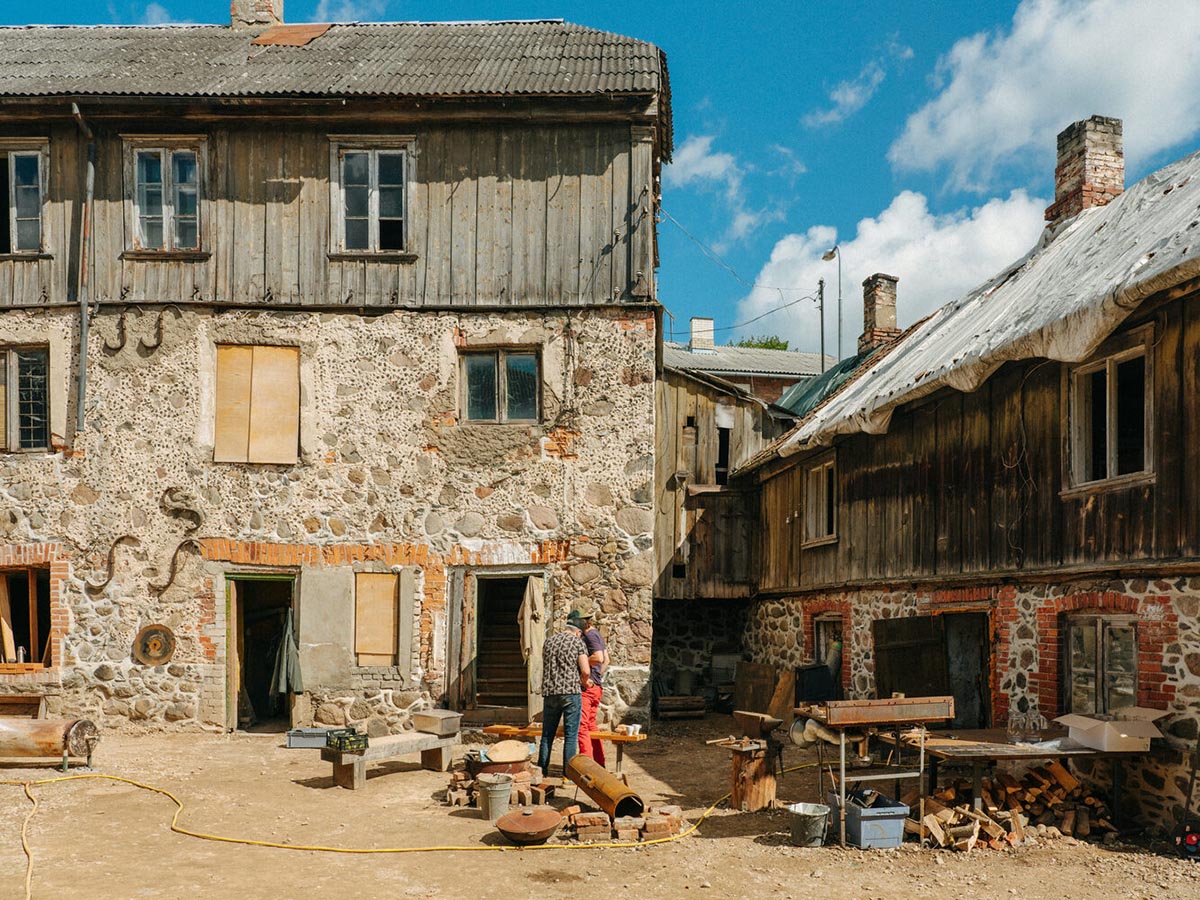 studio Kuidas.works creates zero-waste restaurant in Estonia with a 15-ton rammed-earth table