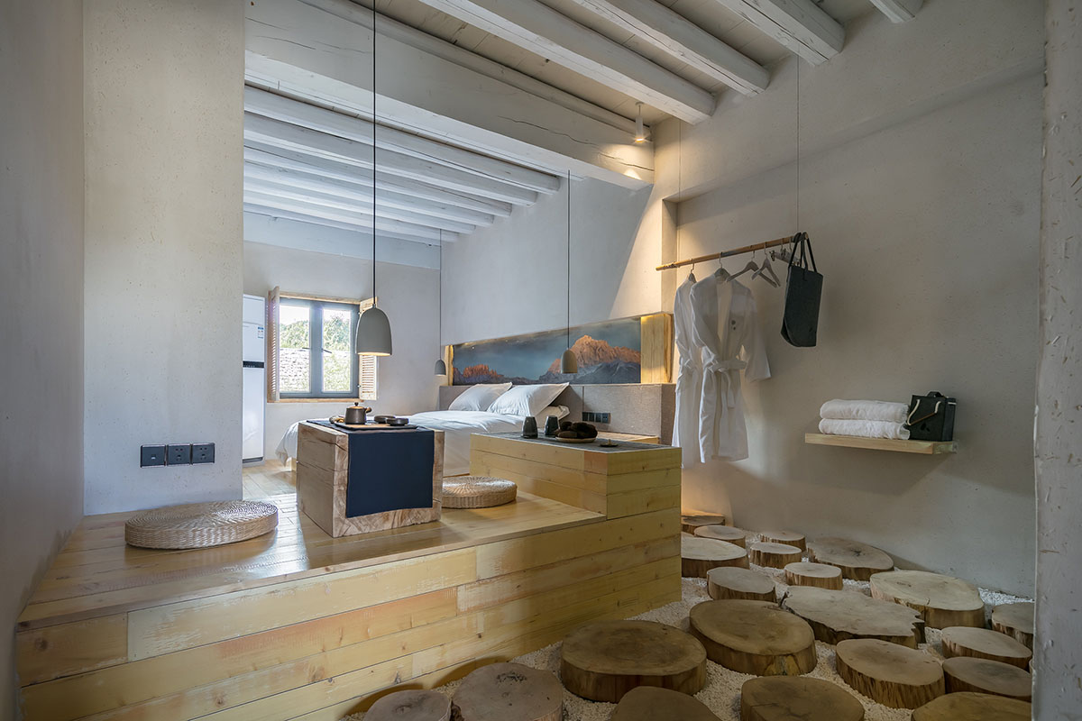 Yiduan Shanghai Interior Design uses Tibetan style with smooth transitions for a new homestay hotel