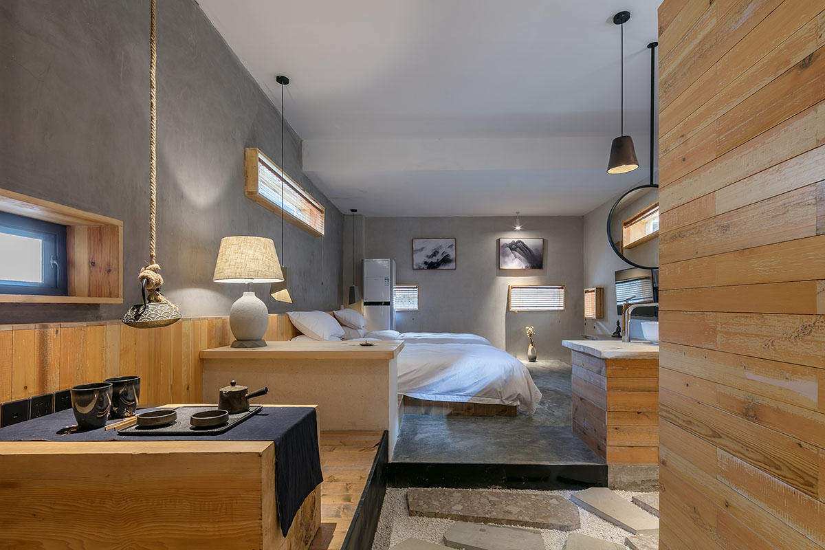 Yiduan Shanghai Interior Design uses Tibetan style with smooth transitions for a new homestay hotel