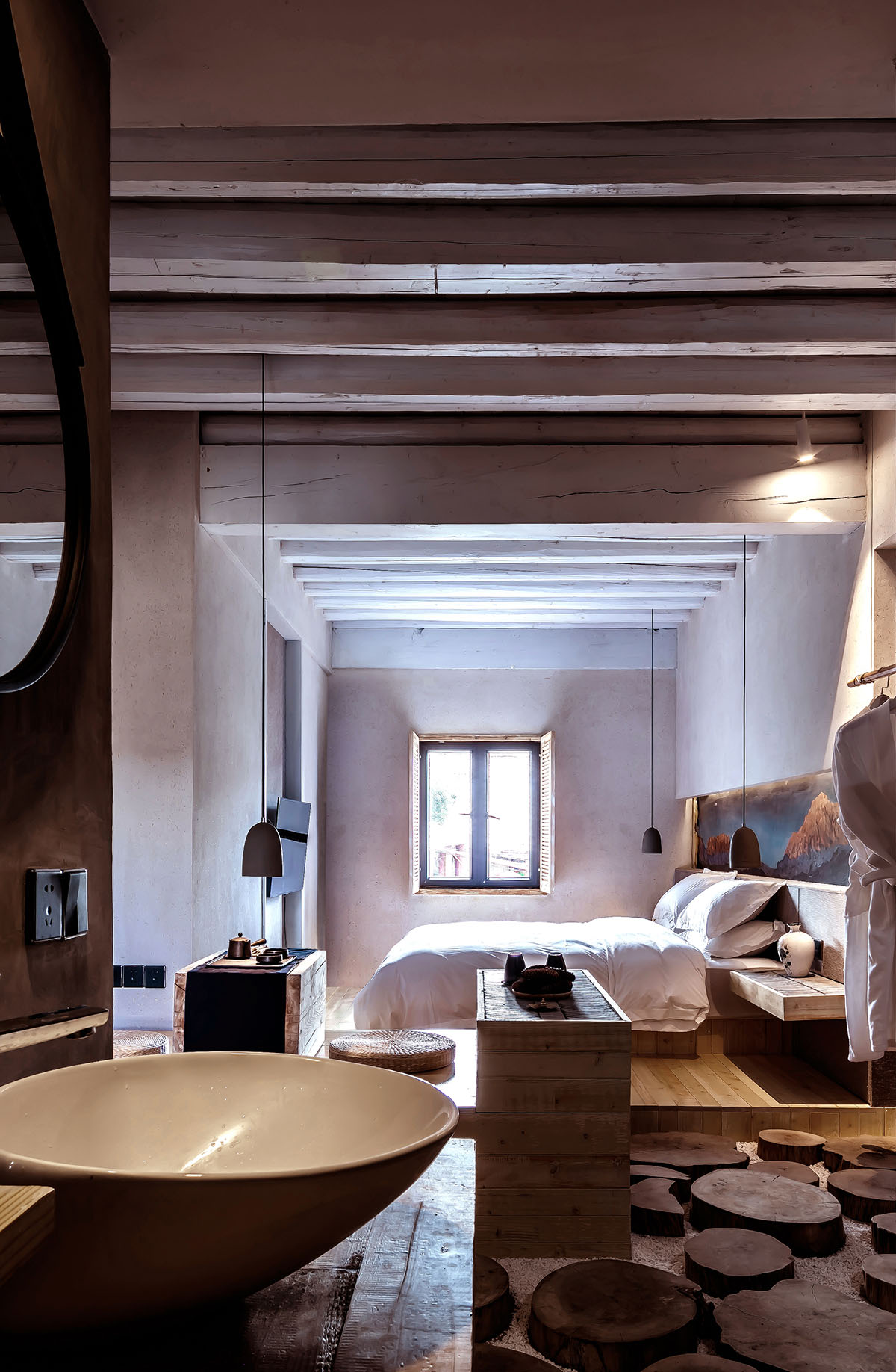 Yiduan Shanghai Interior Design uses Tibetan style with smooth transitions for a new homestay hotel