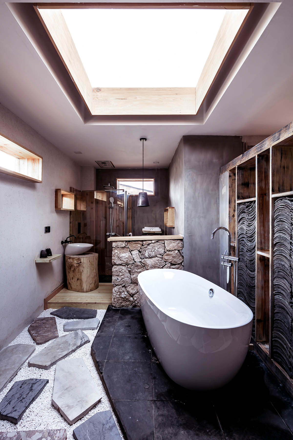 Yiduan Shanghai Interior Design uses Tibetan style with smooth transitions for a new homestay hotel