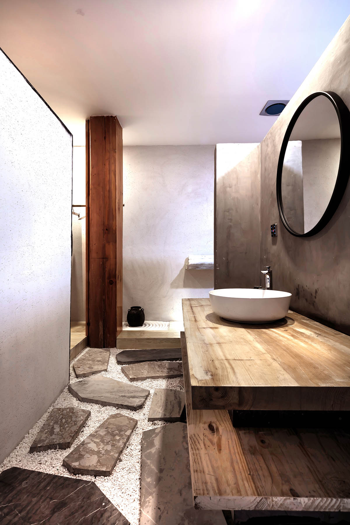 Yiduan Shanghai Interior Design uses Tibetan style with smooth transitions for a new homestay hotel