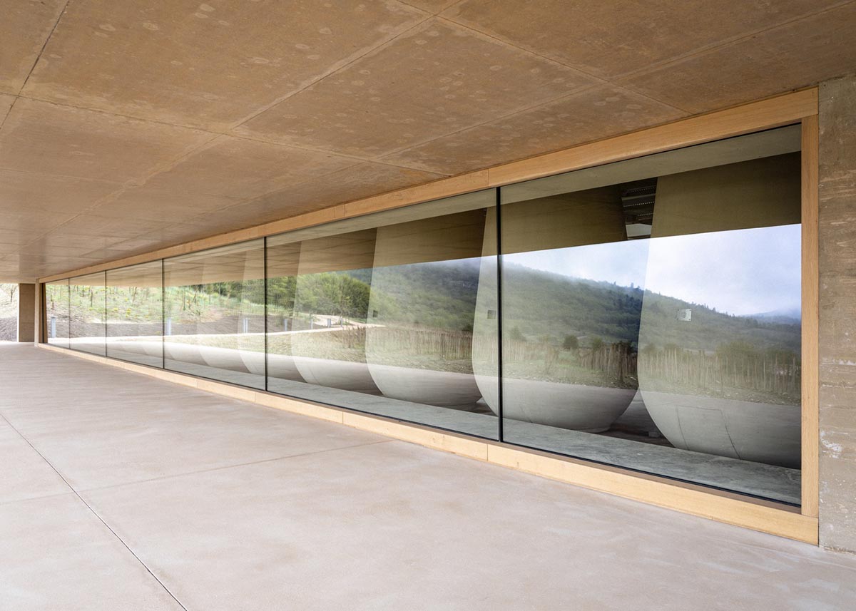 Atelier Marc Barani completes earth-toned winery overlooking vineyards in Ménerbes, France