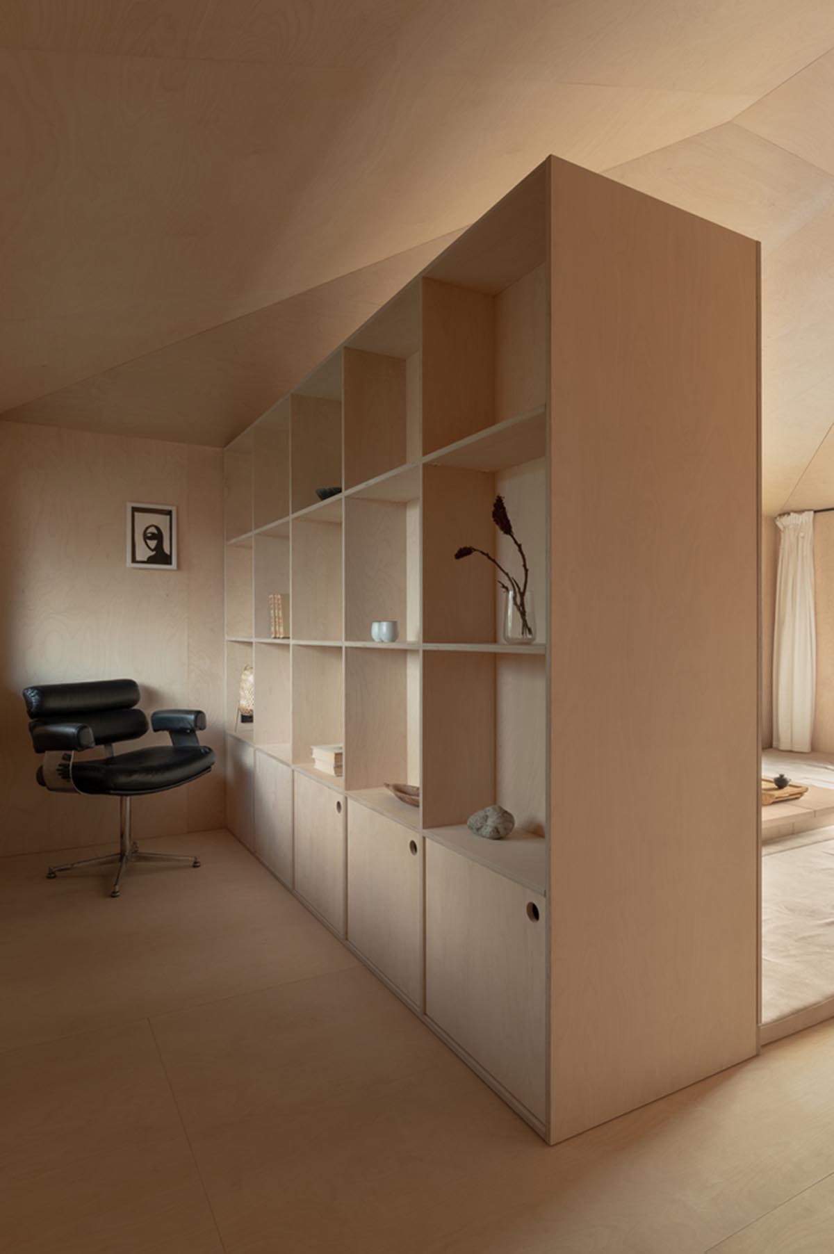 Shovk Studio built house in Kyiv paying homage to Japanese traditions