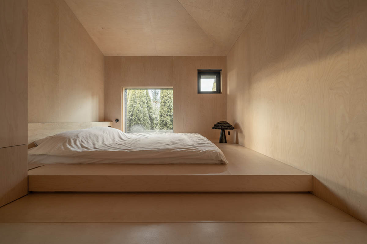 Shovk Studio built house in Kyiv paying homage to Japanese traditions