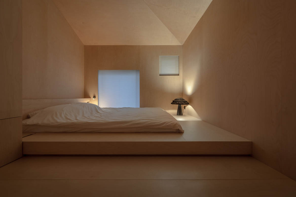 Shovk Studio built house in Kyiv paying homage to Japanese traditions