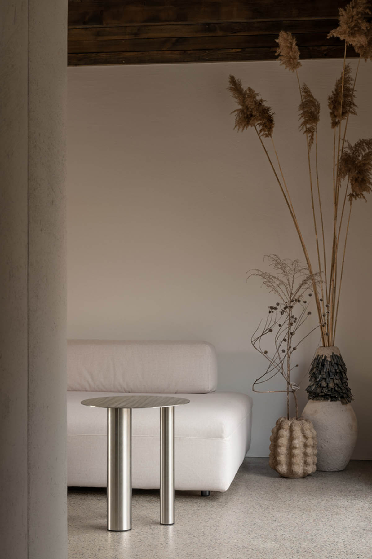 Shovk Studio built house in Kyiv paying homage to Japanese traditions