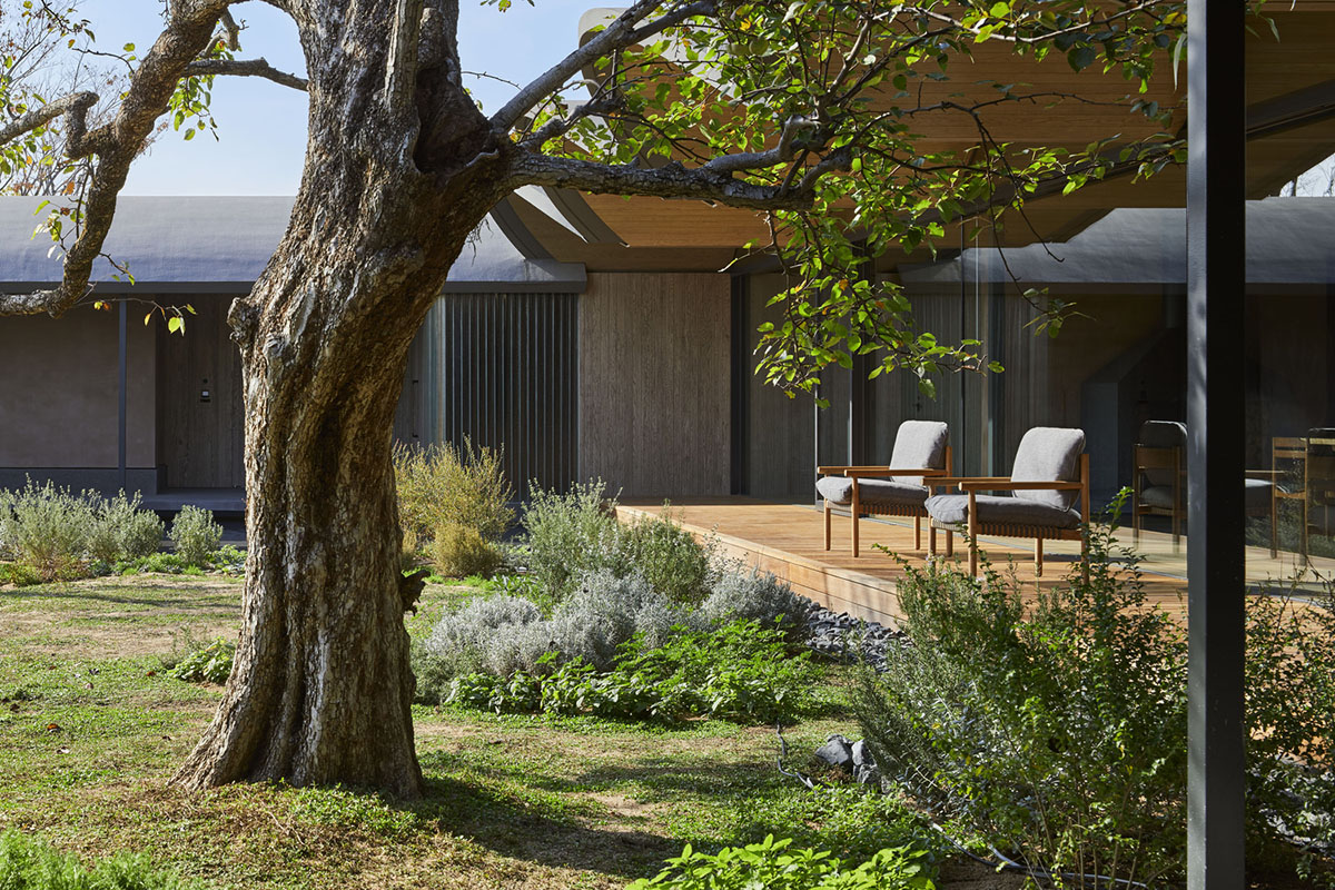 Hiroshi Nakamura & NAP creates barrel-vaulted roofs to offer ample interior space in Japan