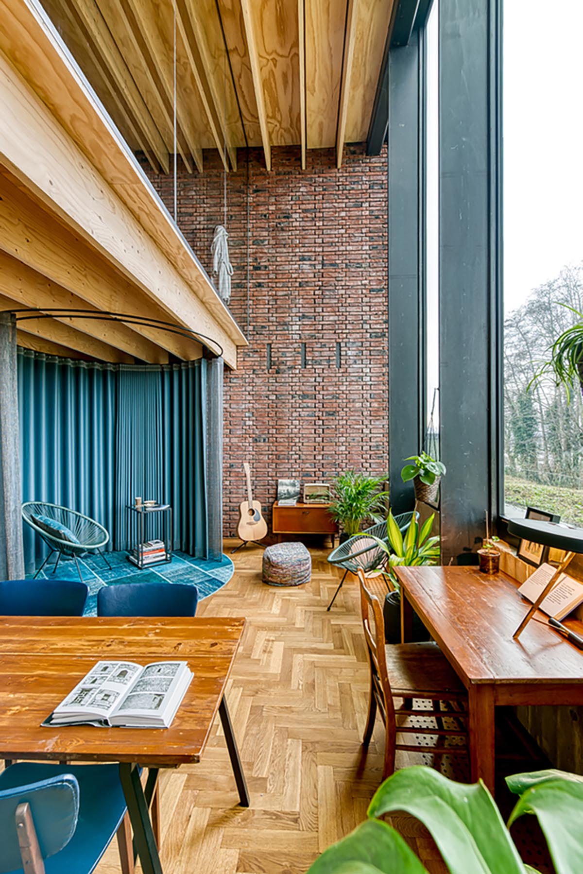 AST 77 Architecten built this private house with 