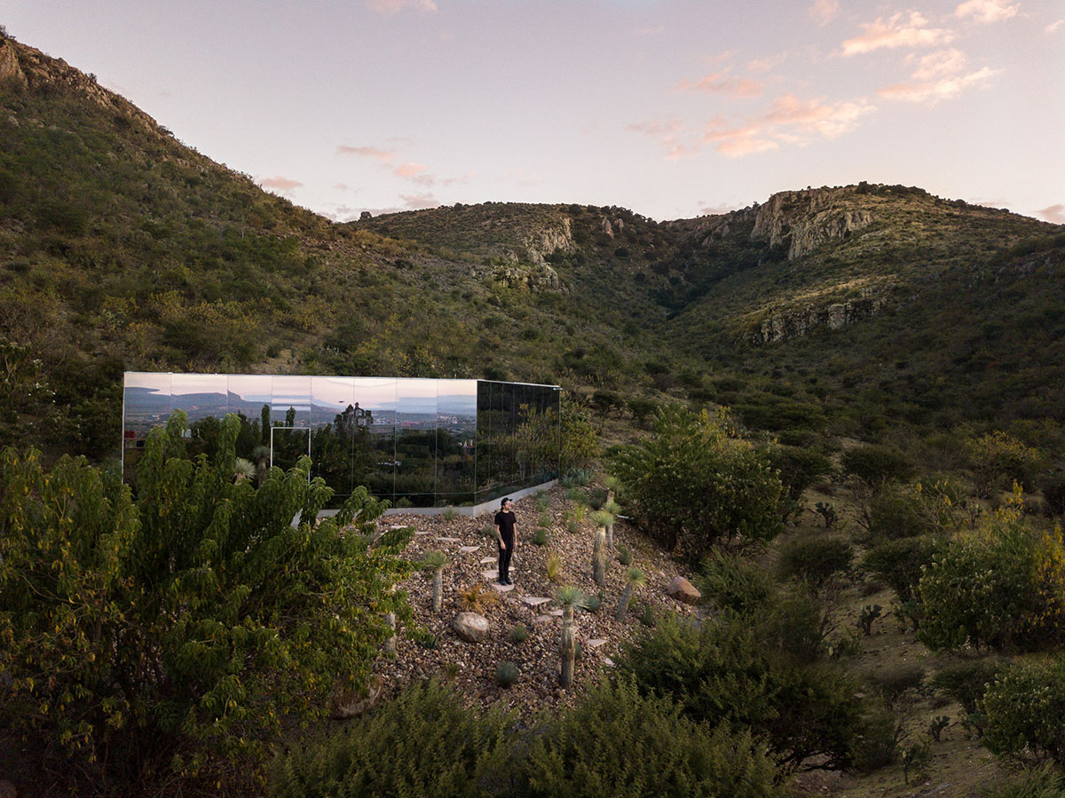 Prashant Ashoka designed mirrored cabin on the central Mexican highlands