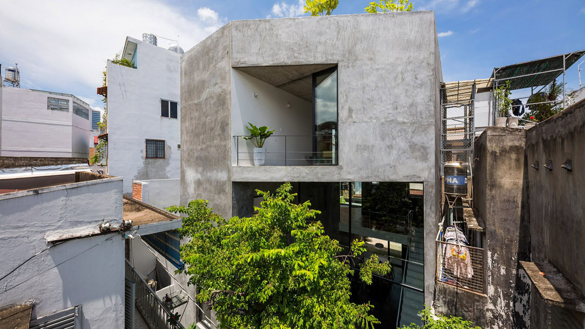 Sanuki Daisuke Architects&rsquo; multifaceted concrete house features more