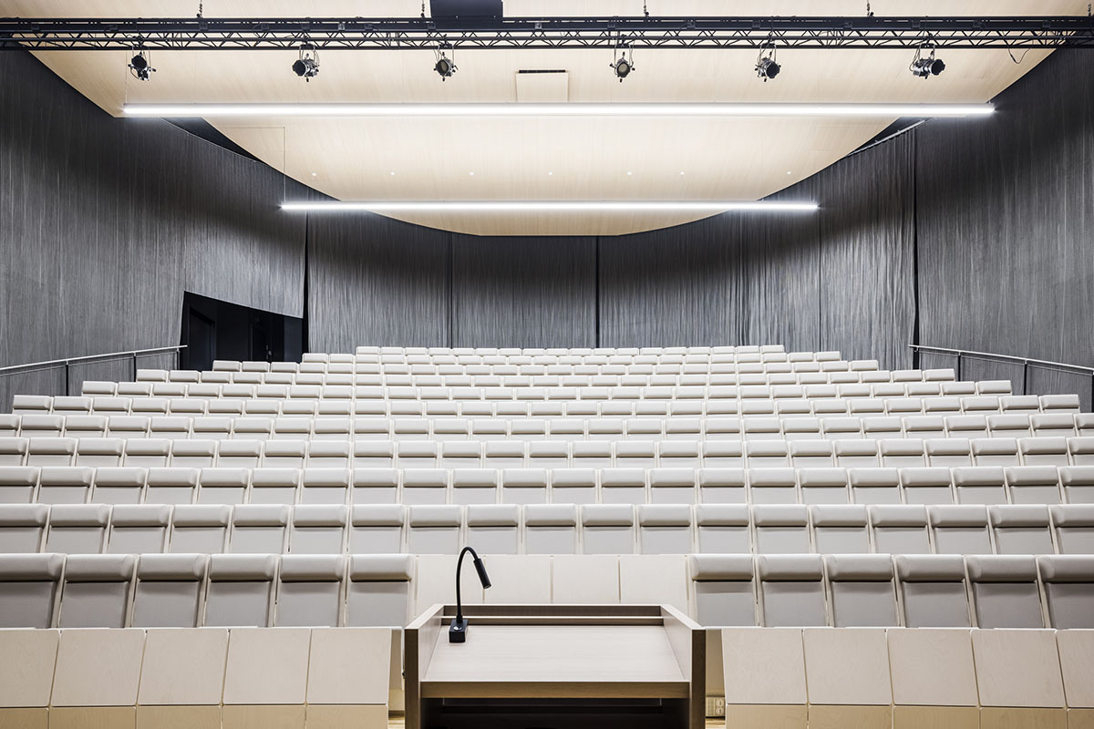 Lahdelma & Mahlamäki architects built school resembling