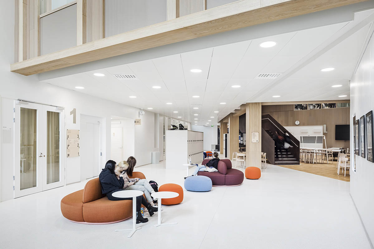 Lahdelma & Mahlamäki architects built school resembling