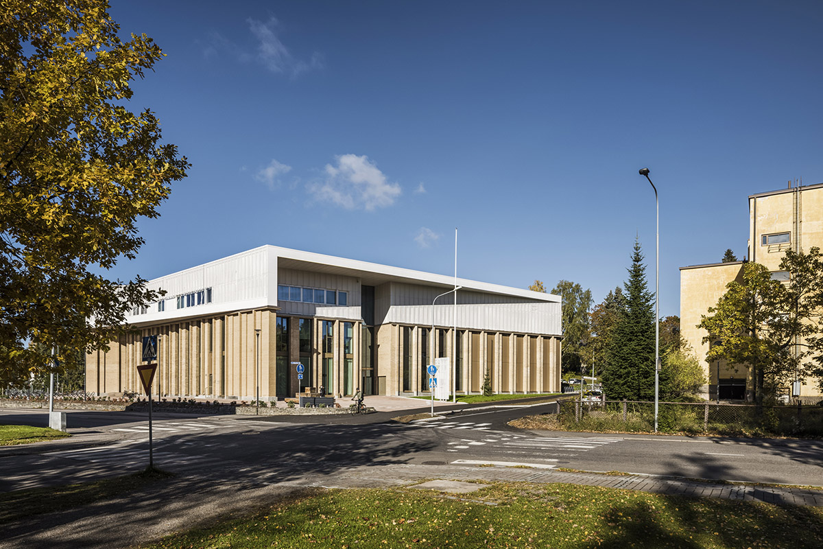 Lahdelma & Mahlamäki architects built school resembling