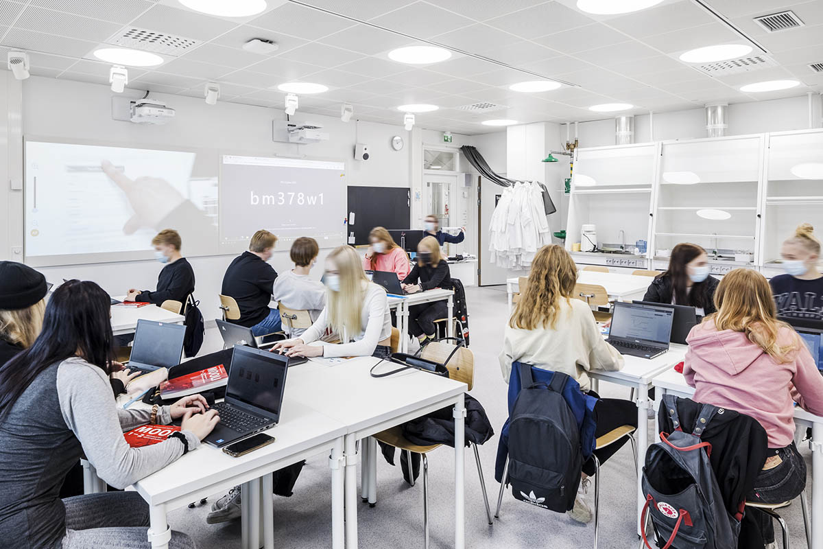 Lahdelma & Mahlamäki architects built school resembling