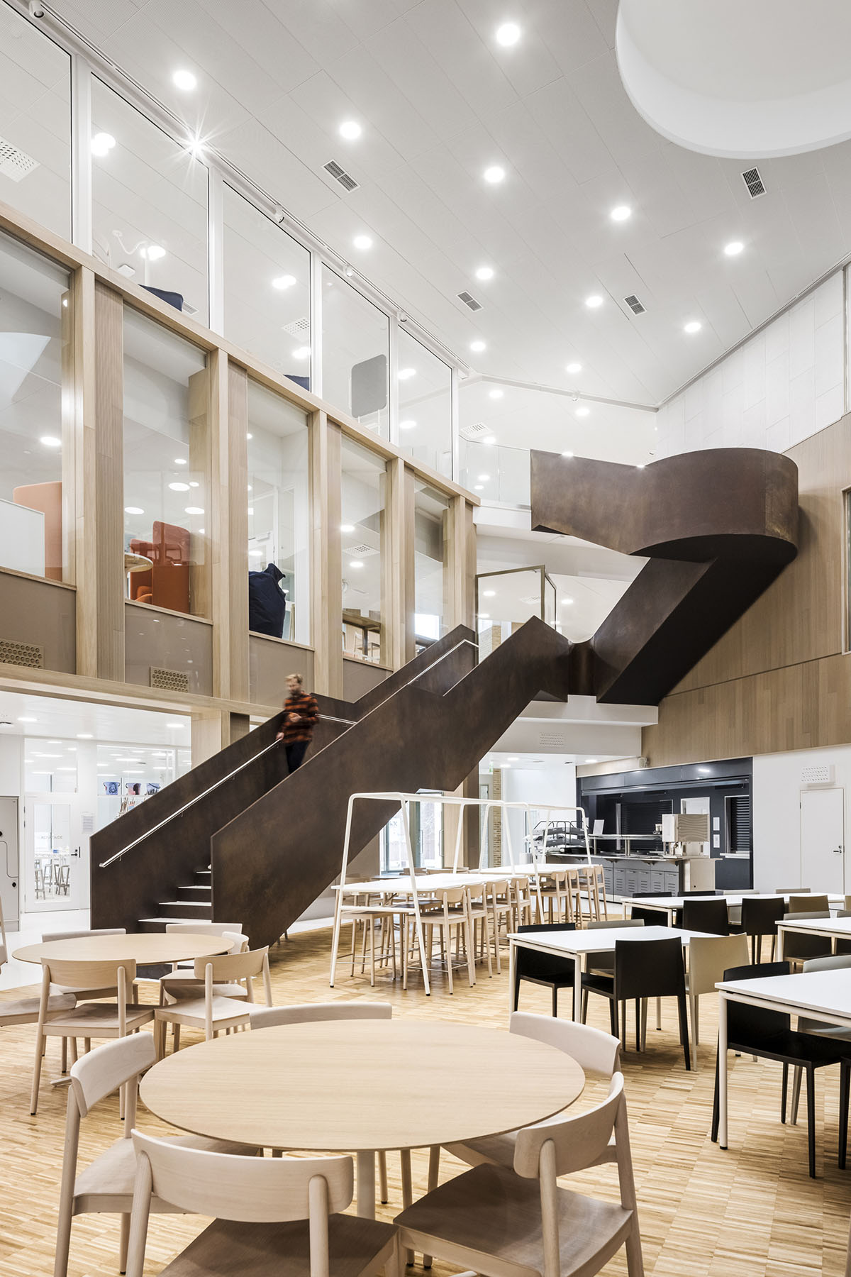 Lahdelma & Mahlamäki architects built school resembling